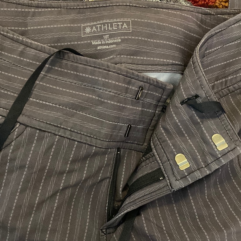 Perfect condition Athleta pin strip pants